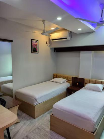 Hotel Epar Bangla Агартала Экстерьер фото